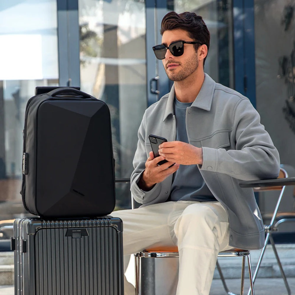 Mochila Mark Ryden Protector I MR9405 29L Antifurto USB Notebook 15,6" Preta